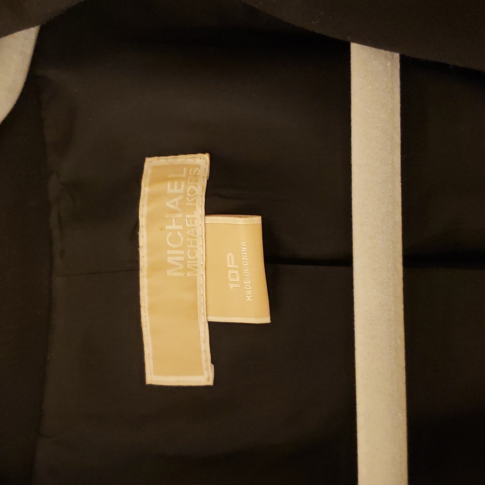 Black jacket - Picture 2 of 4